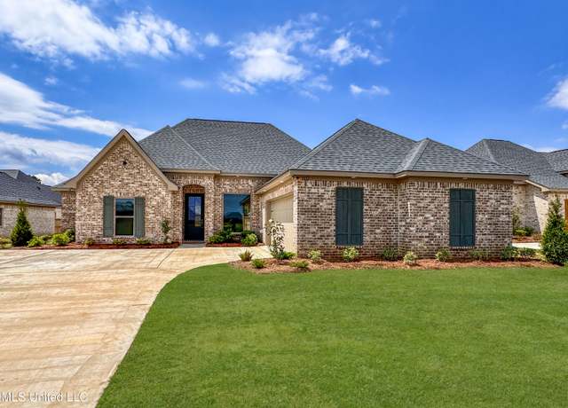 Property at 1012 Kensington Dr, Flowood, MS 39232, 4 beds, 2 baths