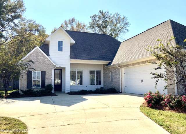 Property at 182 Sweetbriar Cir, Canton, MS 39046, 4 beds, 3 baths