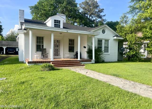 Property at 58 Snider St, Grenada, MS 38901, 4 beds, 2 baths