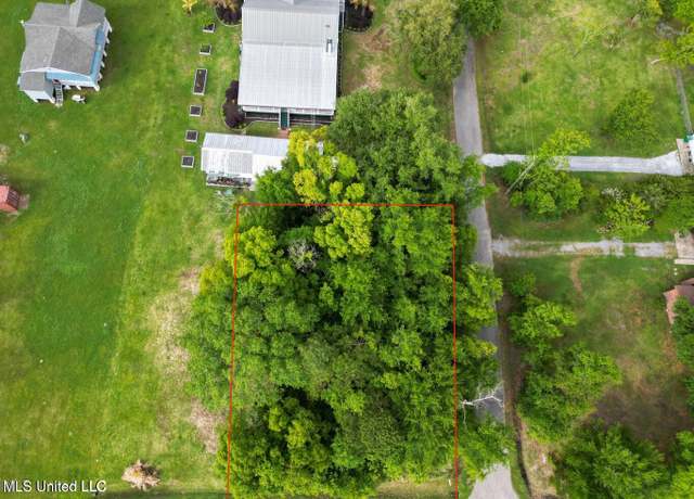 Property at 204 Oak St, Waveland, MS 39576