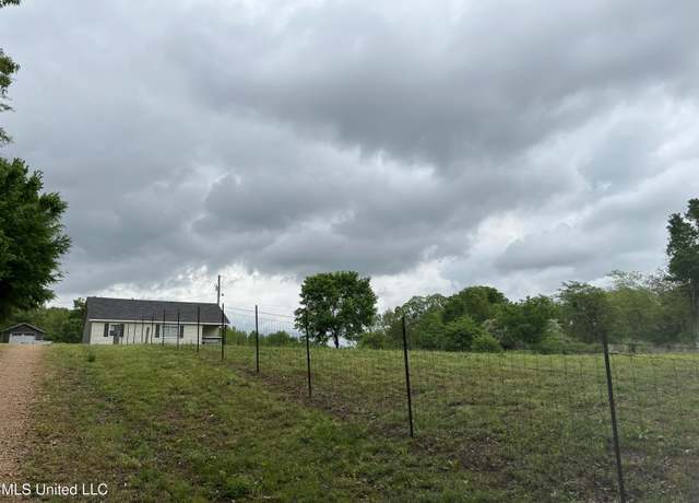Property at 2006 Franks Rd, Coldwater, MS 38618, 3 beds, 1.5 baths
