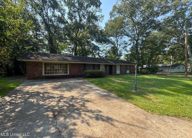 Property at 3218 Meadow Forest Dr, Jackson, MS 39212, 4 beds, 2 baths