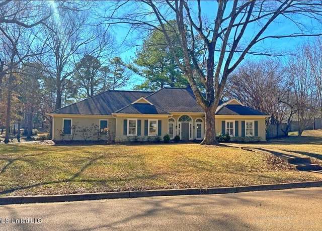Property at 116 Oak Hollow Dr, Madison, MS 39110, 4 beds, 2 baths