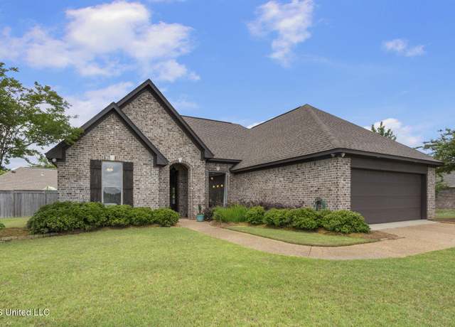 Property at 1989 E Ridge Cir, Madison, MS 39110, 3 beds, 2 baths