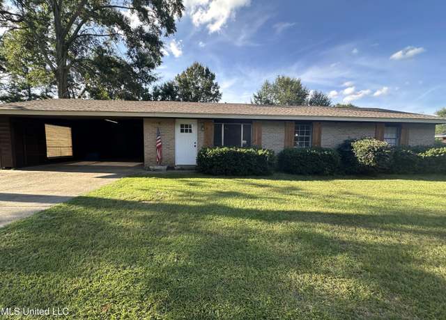Property at 817 Taylor Dr, Hattiesburg, MS 39401, 3 beds, 1.5 baths
