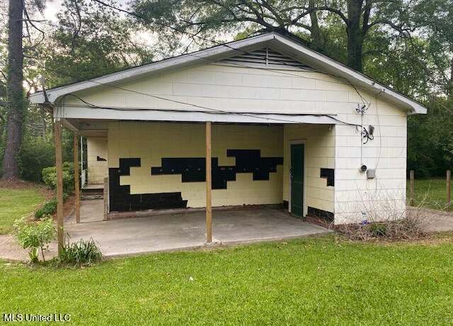 Property at 863 Reaves St, Jackson, MS 39204, 2 beds, 1.5 baths