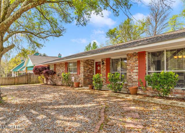 Property at 226 Boggs Cir, Long Beach, MS 39560, 3 beds, 2 baths