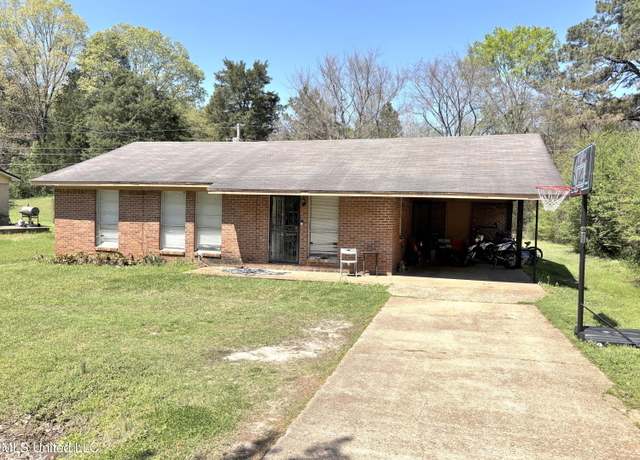 Property at 542 Sanders Ave, Holly Springs, MS 38635, 3 beds, 1 bath