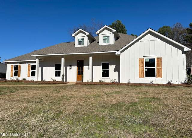 Property at 136 Trace Cove Dr, Madison, MS 39110, 5 beds, 4 baths