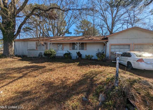 Property at 5945 N State St, Jackson, MS 39213, 5 beds, 2 baths