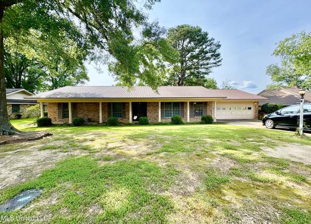 Property at 145 Swan Lake Dr, Jackson, MS 39212, 4 beds, 2 baths