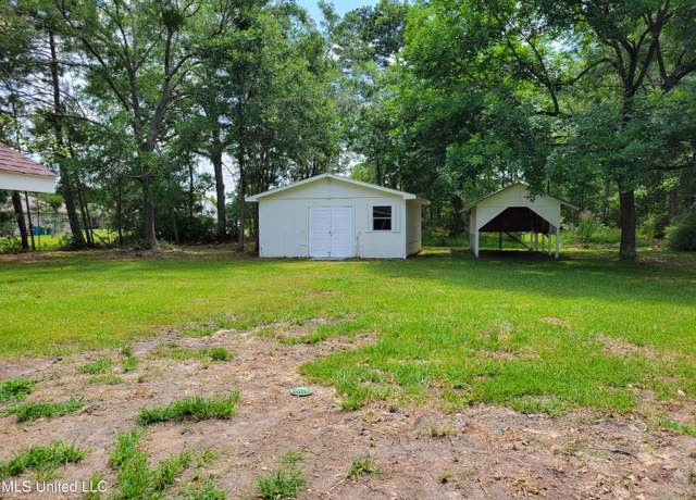 Property at 3504 Beachview Dr, Ocean Springs, MS 39564, 3 beds, 1 bath