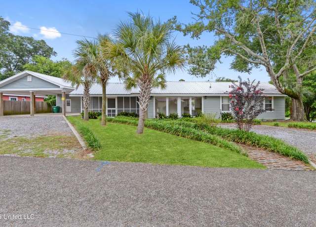 Property at 100 Hickory Ln, Bay Saint Louis, MS 39520, 2 beds, 3 baths
