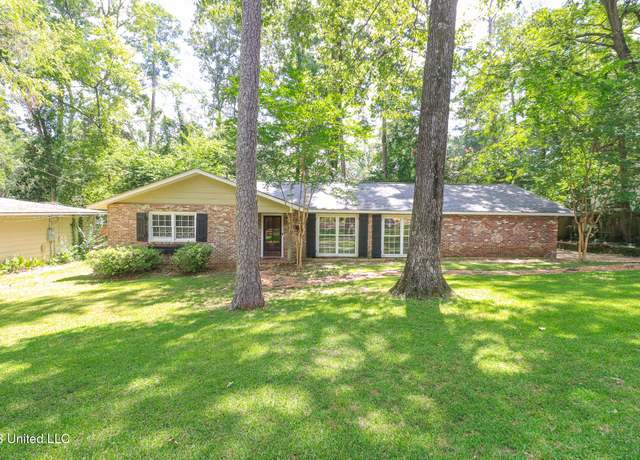 Property at 1820 Highland Ter, Jackson, MS 39211, 3 beds, 2 baths