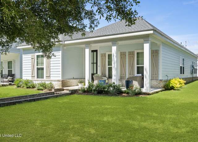 Property at 137 Grande View Dr, Biloxi, MS 39531, 2 beds, 2 baths