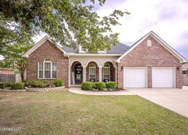 Property at 1412 Shelby Ln, Ocean Springs, MS 39564, 5 beds, 4 baths