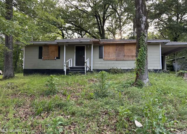 Property at 2871 Woodside Dr, Jackson, MS 39212, 3 beds, 2.5 baths