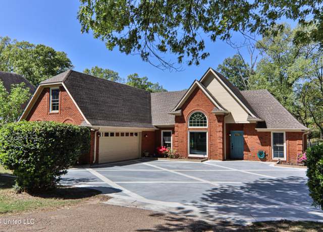 Property at 1945 Jaybird Rd, Hernando, MS 38632, 3 beds, 2 baths