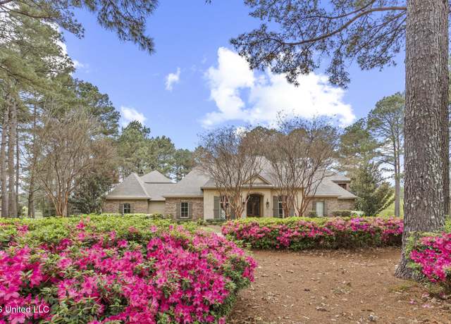 Property at 111 Johnstone Dr, Madison, MS 39110, 5 beds, 5.5 baths