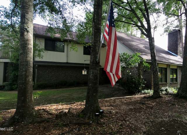 Property at 415 St. Augustine Dr, Madison, MS 39110, 5 beds, 4.5 baths