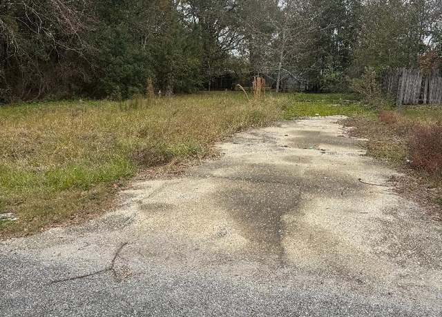 Property at 5431 Community Ave, Moss Point, MS 39563