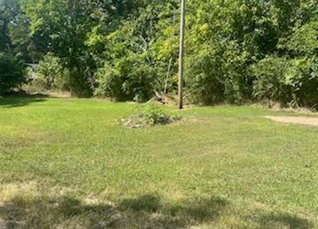 Property at 213 Division St, Como, MS 38619