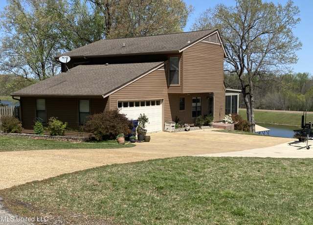 Property at 4858 Victoria Dr, Nesbit, MS 38651, 3 beds, 2 baths