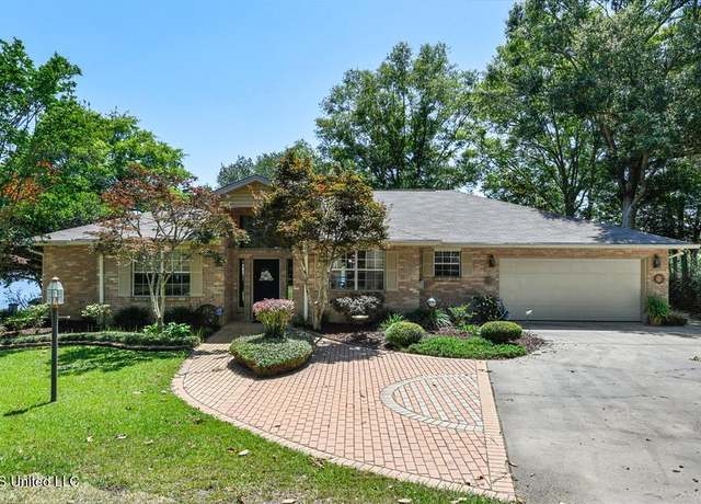 Property at 409 W Lakeshore Dr, Carriere, MS 39426, 3 beds, 2 baths
