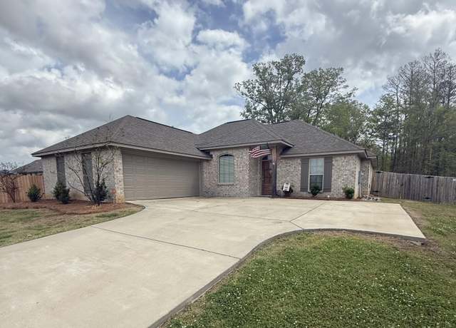 Property at 146 Cedar Green Dr, Canton, MS 39046, 4 beds, 2 baths