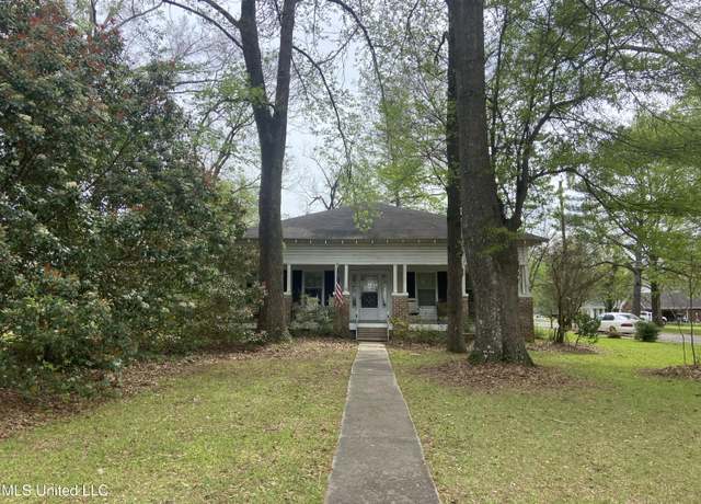 Property at 702 E Jackson Rd, Union, MS 39365, 3 beds, 2 baths
