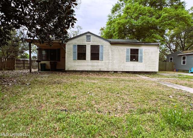 Property at 1635 Hollywood Blvd, Biloxi, MS 39531, 4 beds, 2 baths