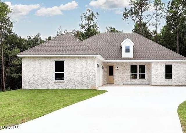 Property at 6 Valley View Dr, Carriere, MS 39426, 3 beds, 2 baths