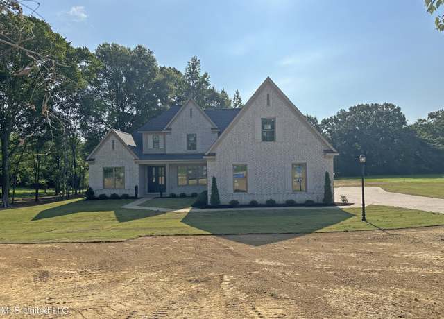 Property at 115 Cedar Crest Cv, Byhalia, MS 38611, 5 beds, 3.5 baths