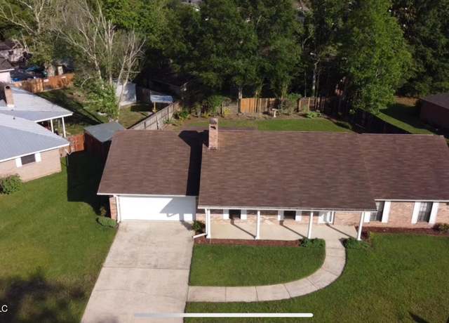 Property at 15465 N Parkwood Dr, Gulfport, MS 39503, 4 beds, 1.5 baths