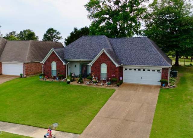 Property at 7741 Meadow Ridge Lane Ln, Olive Branch, MS 38654, 4 beds, 2 baths