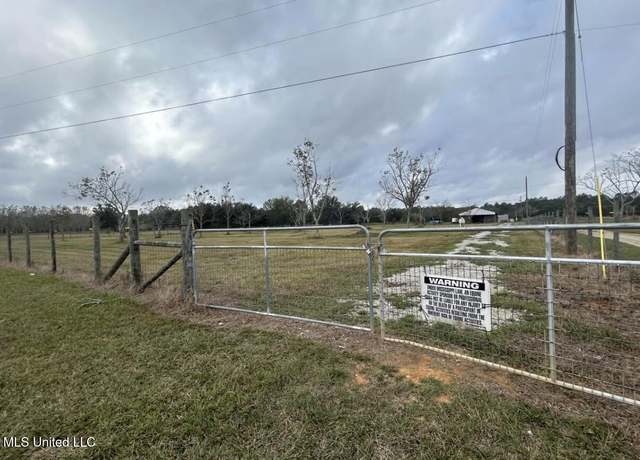 Property at 14510 Oak Haven Dr, Moss Point, MS 39562, 3 beds, 2 baths