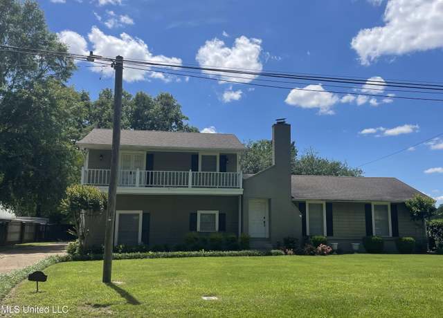 Property at 1203 Poplar St, Greenwood, MS 38930, 4 beds, 2.5 baths
