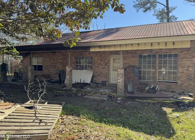 Property at 1532 N Park Ave, Columbia, MS 39429