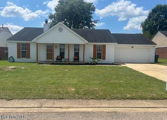 Property at 4181 Meadow Creek Dr, Horn Lake, MS 38637, 3 beds, 2 baths