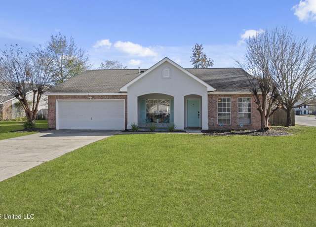 Property at 6 Lakeview Dr, Ocean Springs, MS 39564, 4 beds, 2 baths