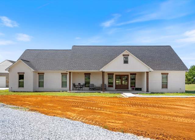Property at 1227 County Road 90, New Albany, MS 38652, 3 beds, 2.5 baths