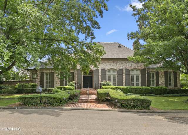 Property at 6 Pecan Hollow Dr, Jackson, MS 39211, 3 beds, 4.5 baths