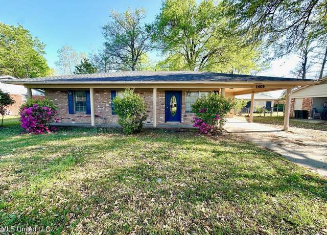 Property at 1409 Brierwood St, Cleveland, MS 38732, 4 beds, 2 baths