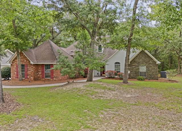 Property at 1400 Mary St, Ocean Springs, MS 39564, 4 beds, 2 baths
