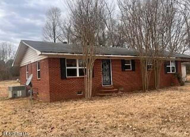 Property at 5685 Carrollton Rd, Grenada, MS 38901, 3 beds, 2 baths