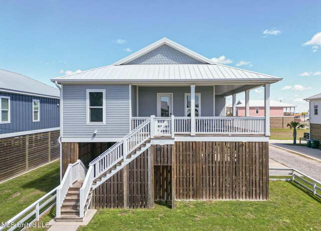 Property at 502 Woodward Ave, Gulfport, MS 39501, 3 beds, 2 baths