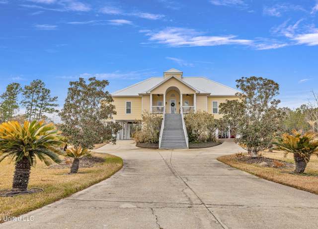 Property at 138 Hanakealoha Pl, Diamondhead, MS 39525, 3 beds, 2 baths