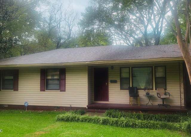 Property at 3215 Charleston Dr, Jackson, MS 39212, 3 beds, 1 bath