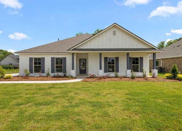 Property at 107 Horseshoe Blvd, Clinton, MS 39056, 4 beds, 2.5 baths