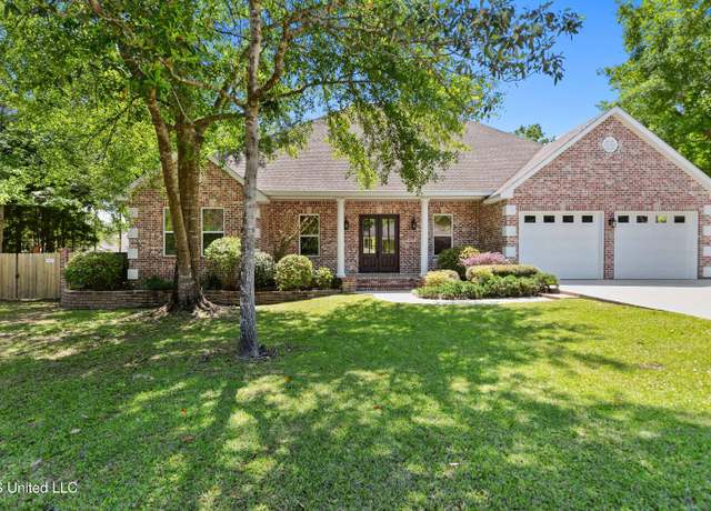 Property at 998 Haiku Ct, Diamondhead, MS 39525, 4 beds, 4.5 baths